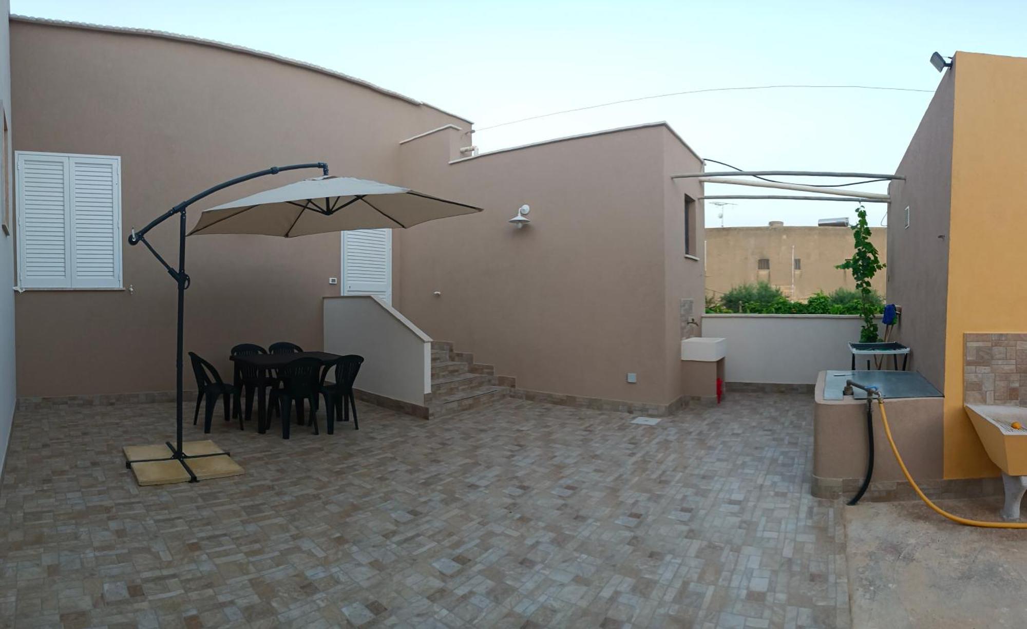 Scirocco E Maestrale Villa Петрозино Екстериор снимка