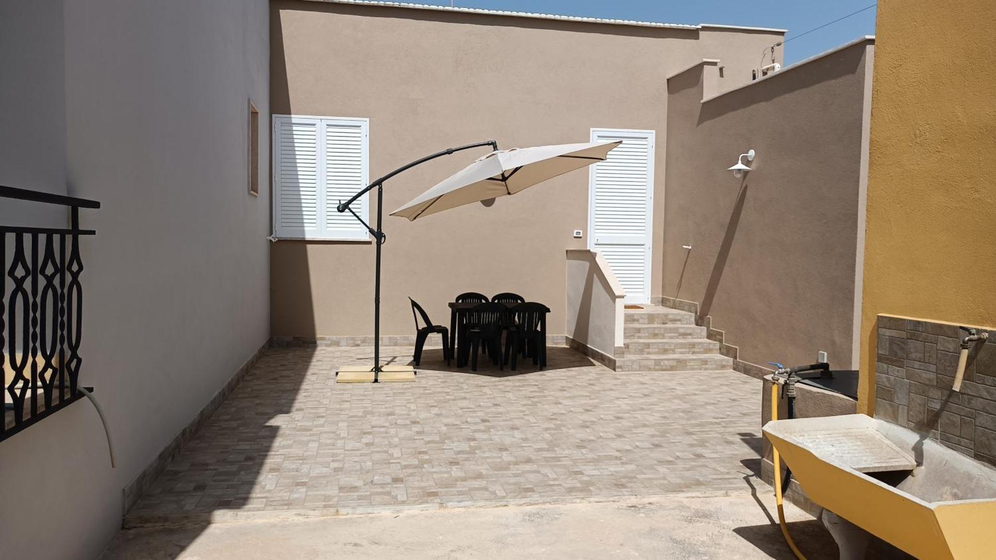 Scirocco E Maestrale Villa Петрозино Екстериор снимка